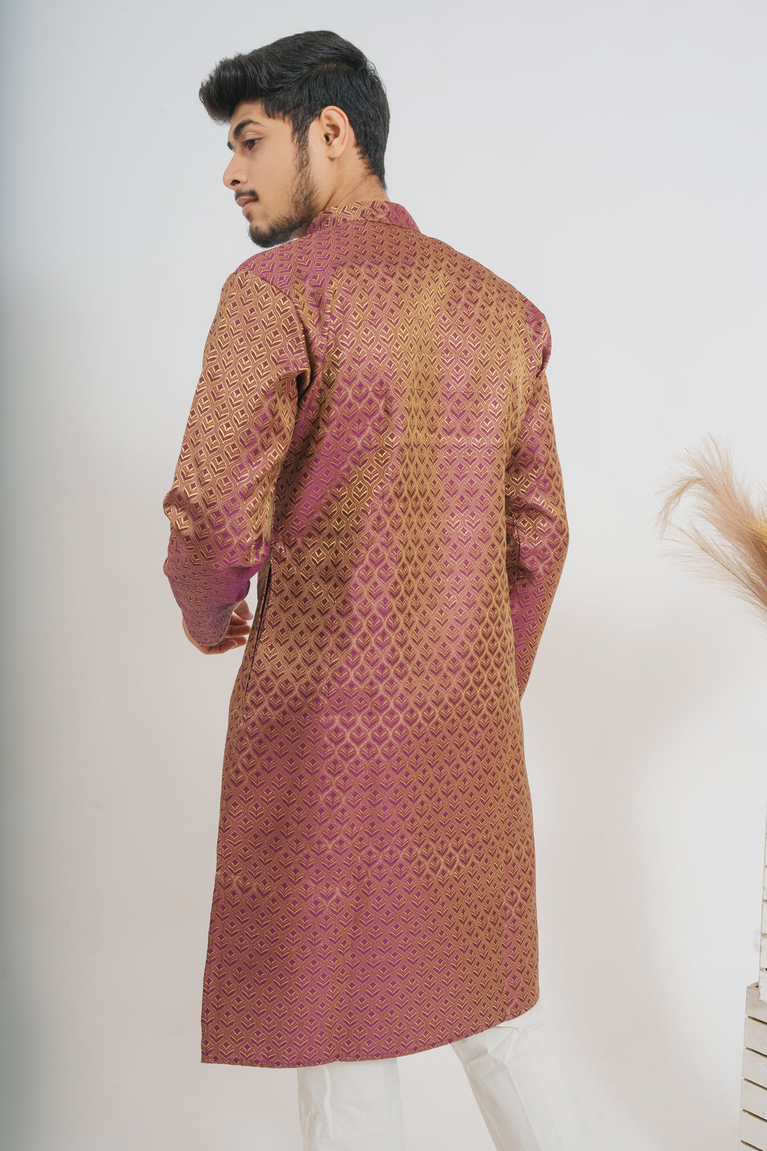 Shiny Tapeta Winey Leaves Designed Awesome Men's Designer Kurta