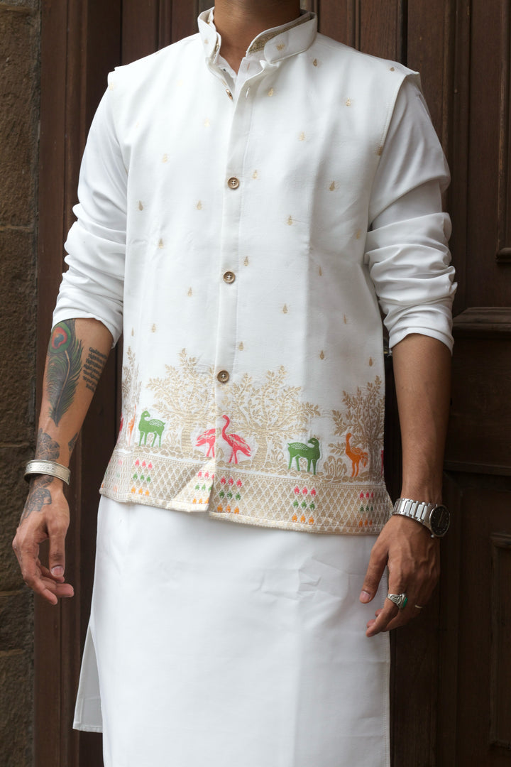ANIMAL PATTERN JACQUARD KOTI KURTA SET