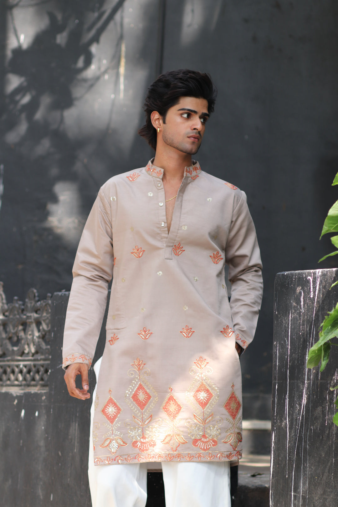 AURA GREY EMBROIDERED SHORT KURTA