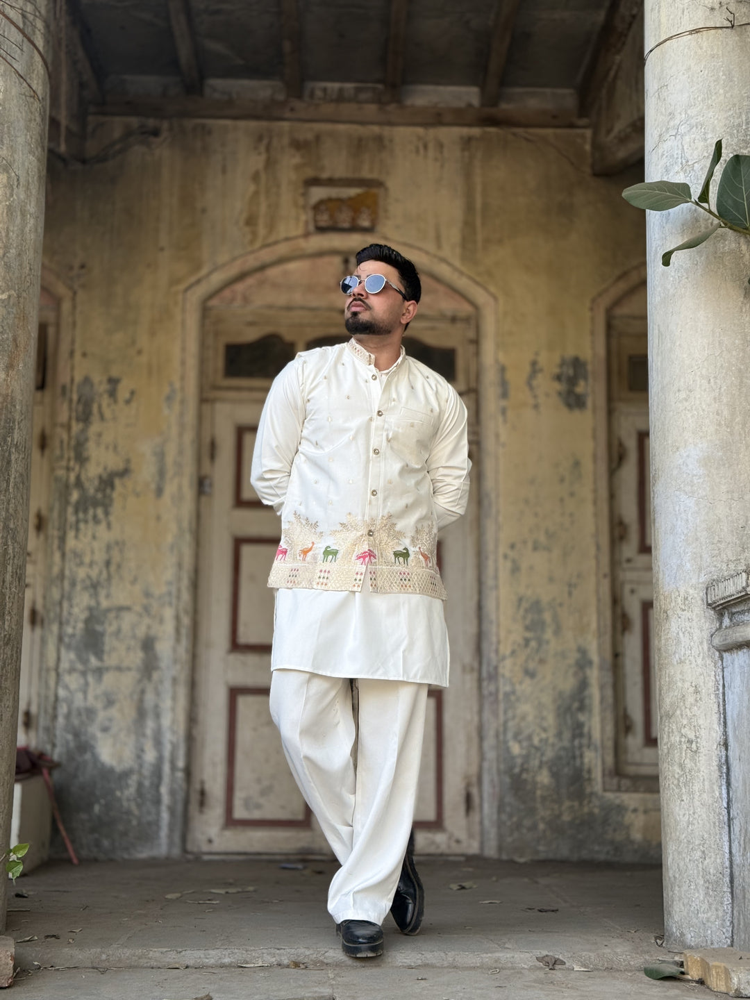 KOTI KURTA - ANIMAL PATTERN JACQUARD KOTI KURTA SET