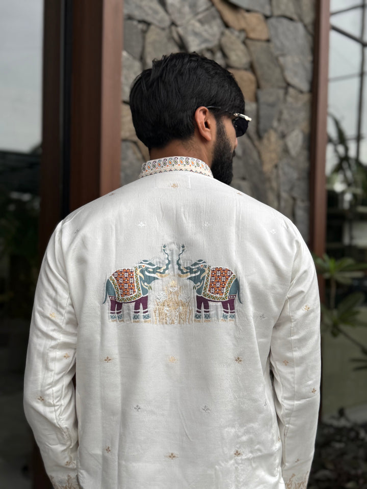 WHITE KALPRAAG – ELEPHANT PATTERN JACQUARD KURTA