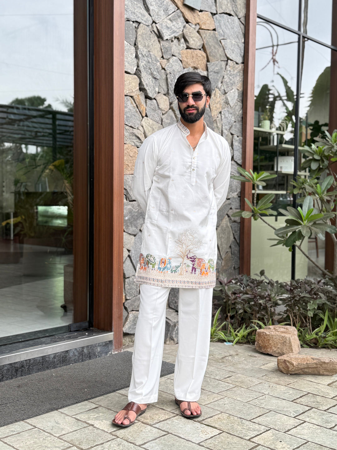 WHITE KALPRAAG – ELEPHANT PATTERN JACQUARD KURTA