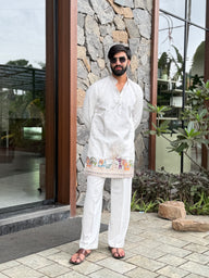WHITE KALPRAAG – ELEPHANT PATTERN JACQUARD KURTA