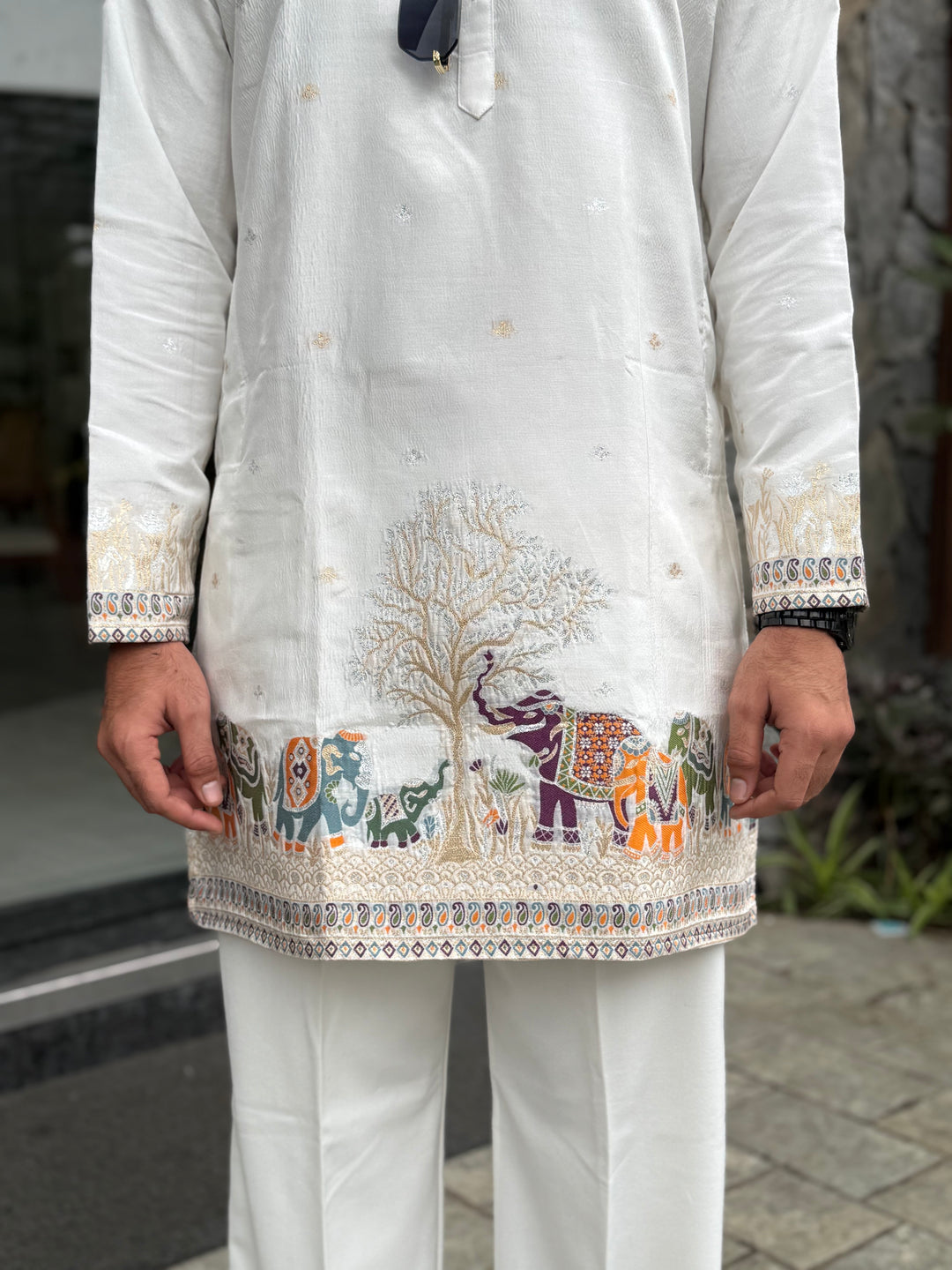 WHITE KALPRAAG – ELEPHANT PATTERN JACQUARD KURTA