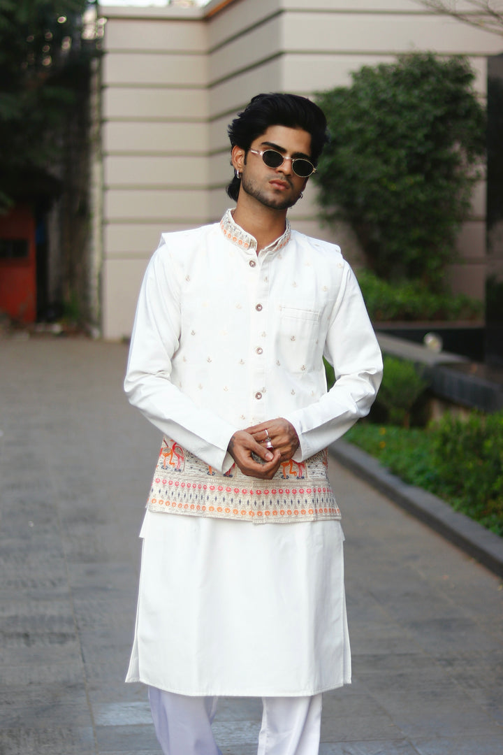 KOTI KURTA - WHITE FLAMINGO PATTERN JACQUARD KOTI KURTA SET